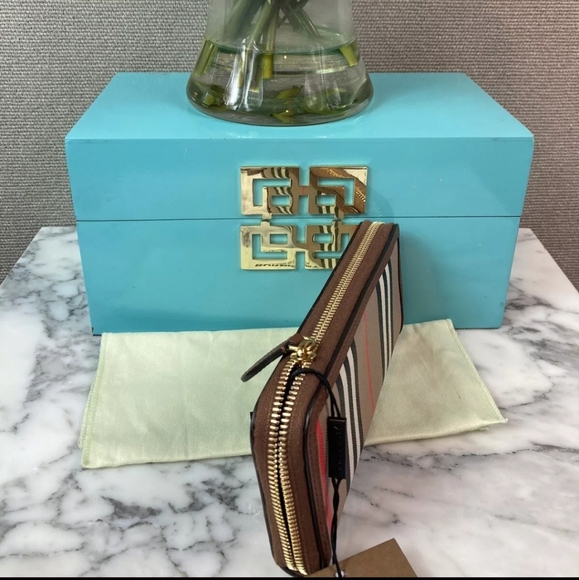 Burberry Wallet NWT - Picture 3 of 6